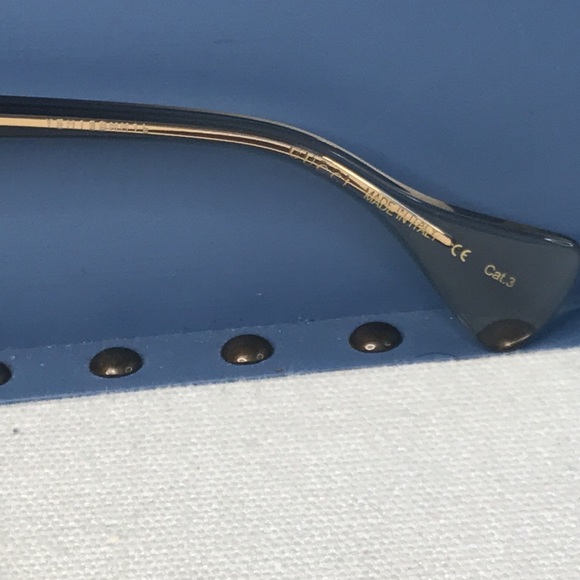 New - GUCCI GG1010s 002 double-G temples and a large coverage area for full pr… - Picture 15 of 16